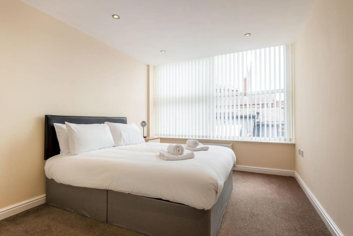 Bright 1 Bedroom Budget Flat In Central ポンテフラクト エクステリア 写真